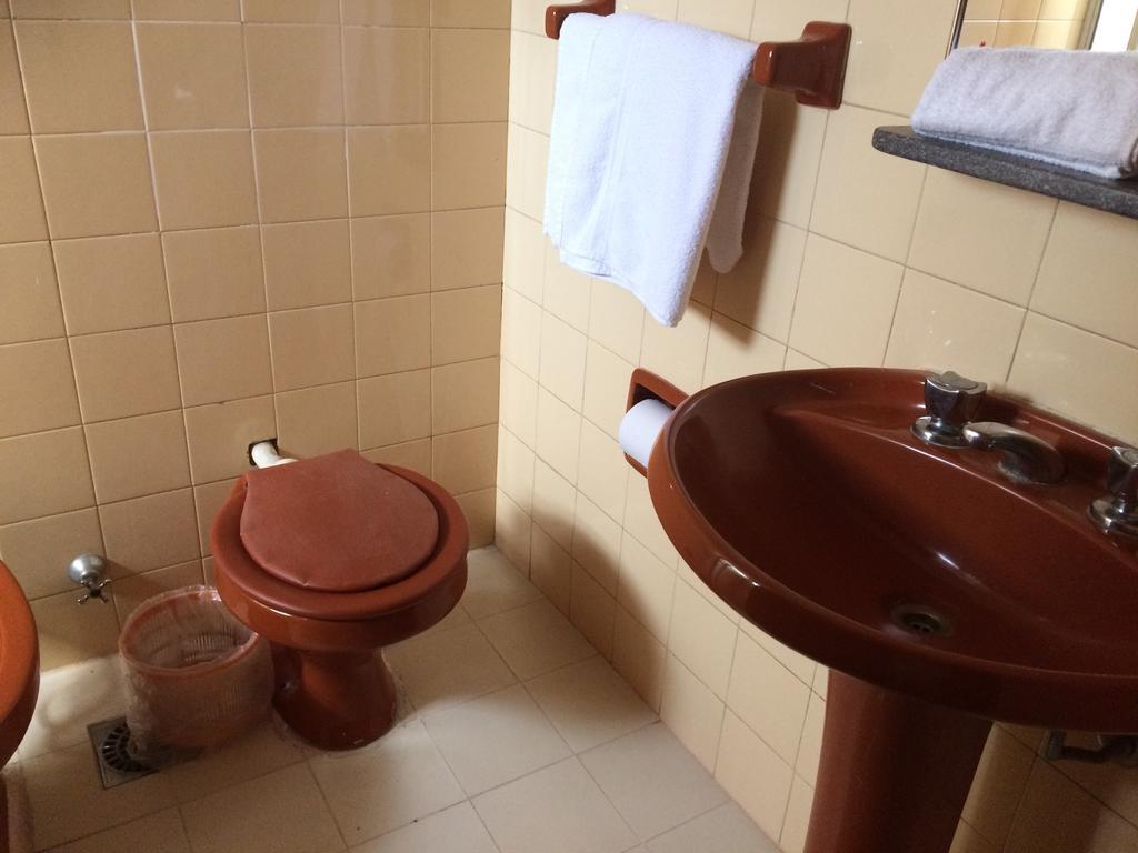 Hotel Manduvira Асунсион Стая снимка