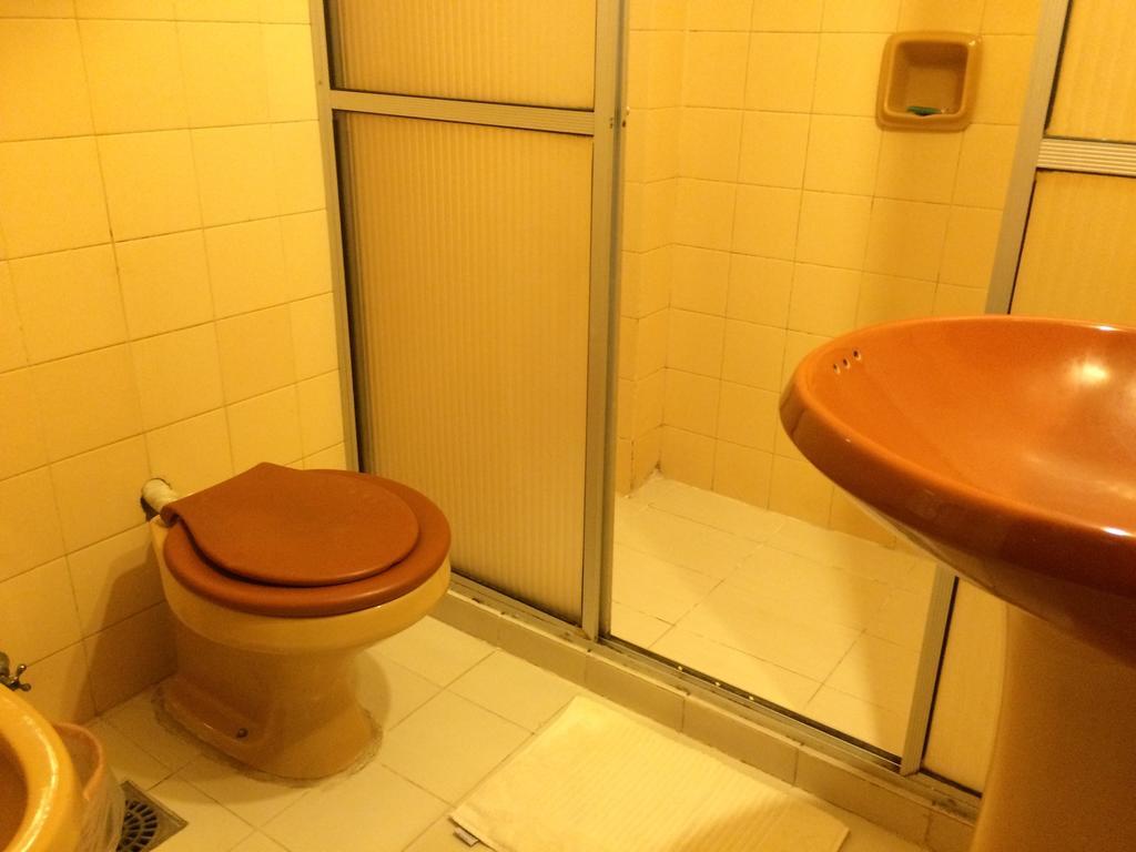 Hotel Manduvira Асунсион Стая снимка